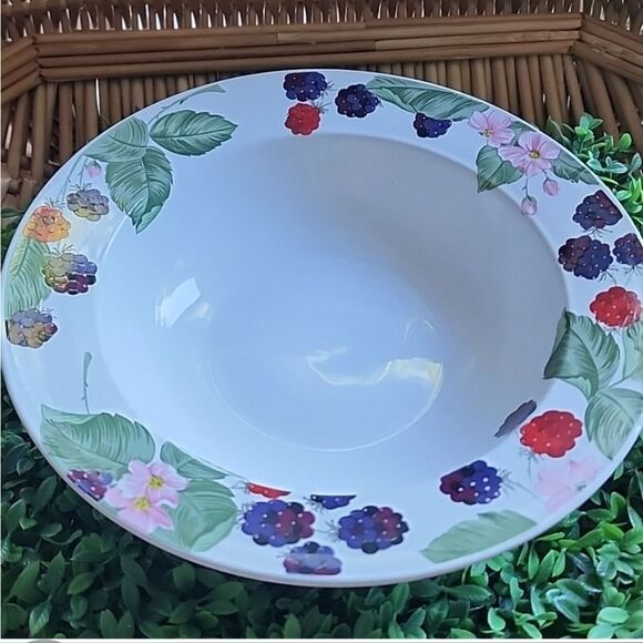 Vintage Stoneware Berry Bowl Raspberry Blackberry Soup/Cereal Cottage Core - Picture 4 of 9